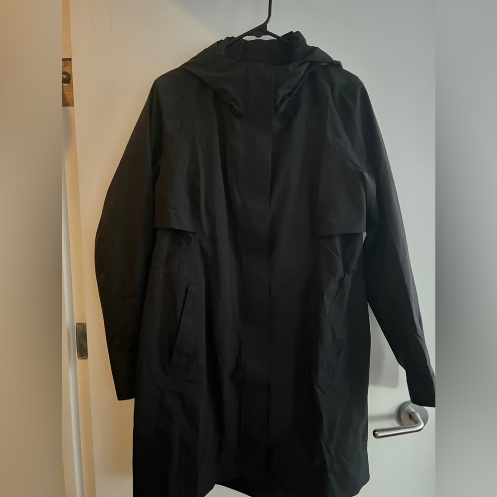 Lululemon Rain Rebel Stretch Jacket